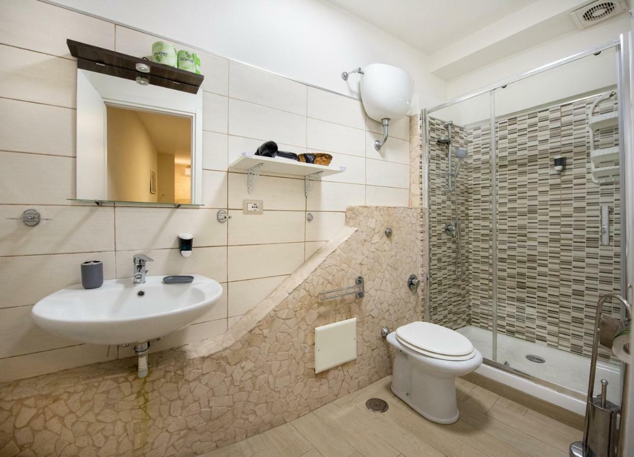 나폴리 Chiaia Relax B&B 외부 사진