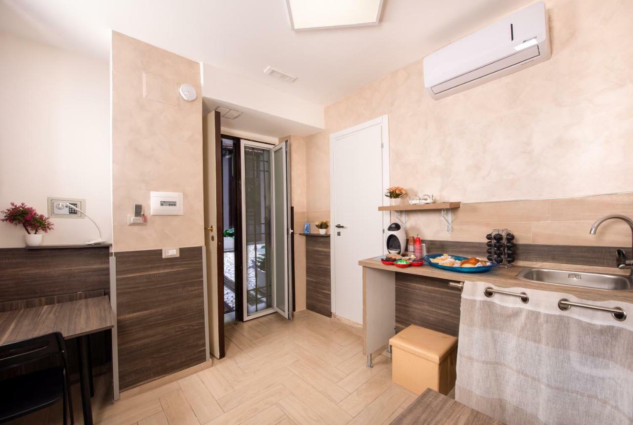 나폴리 Chiaia Relax B&B 외부 사진
